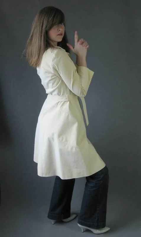 Women's 70s Trench Coat Mod Vintage Spy Girl White Ultra Suede Medium Samuel Robert VFG